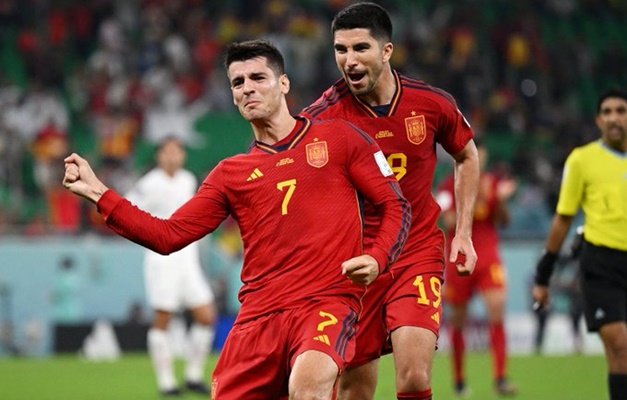 Espanha não dá chance e goleia Costa Rica na estreia na Copa